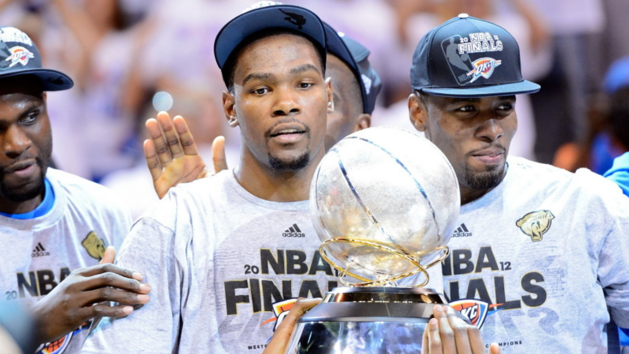 开云体育APP下载关于杜兰特回归赛场，关键助攻首场状态亮眼，RNG观众沸腾！的信息