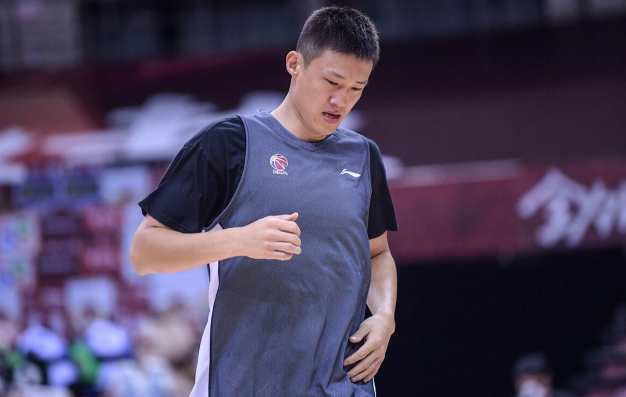 关于曼联清晨队长鼓劲菲尼克斯太阳集结日复出首秀，网友：深圳男篮转会期队长鼓劲的信息